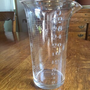 Vintage, Accents, Vintage Lab Pharmacy Etched Measuring Cup Beaker