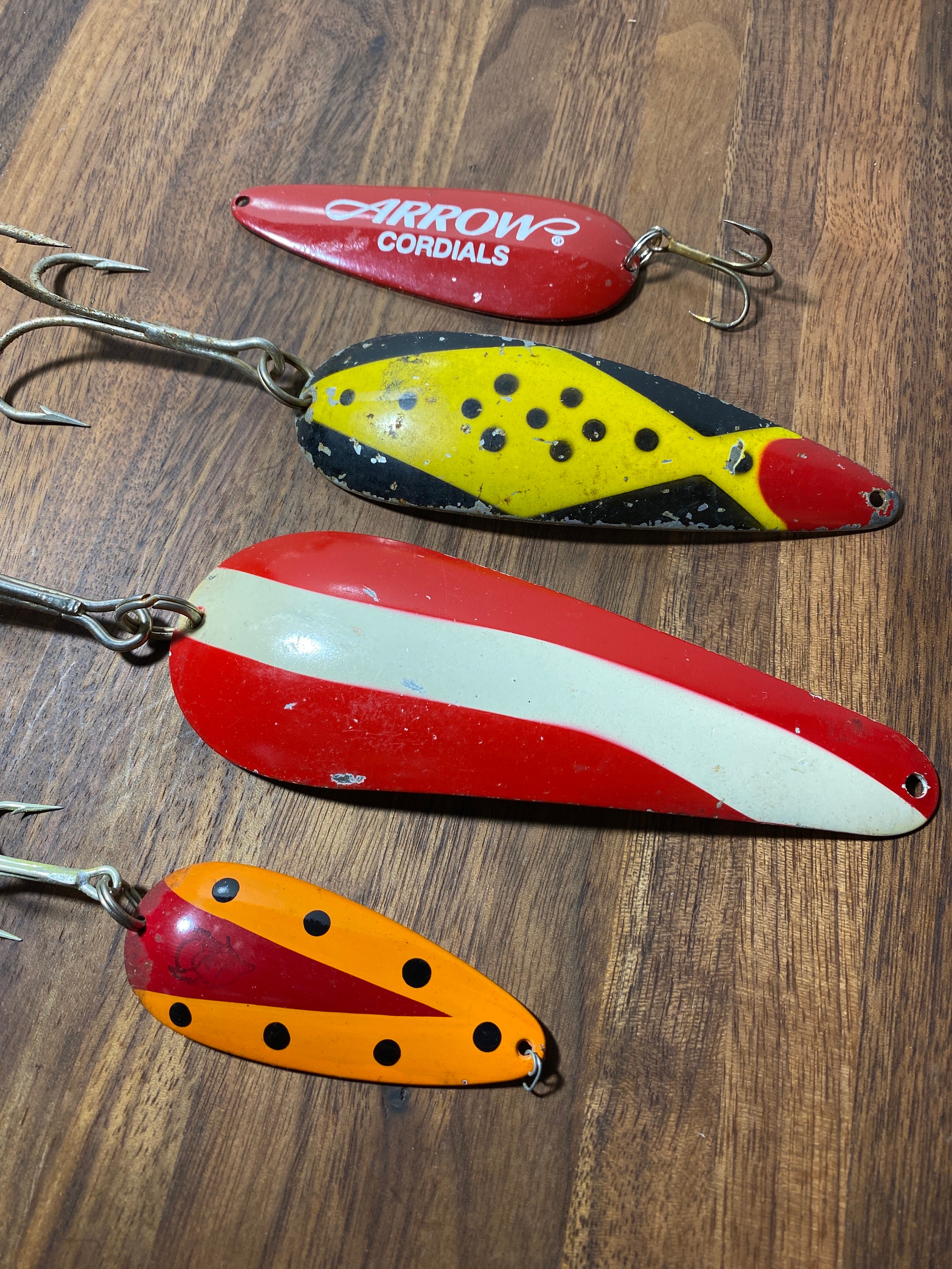 allmetal fishing lures Aorace 10pcs 6cm/14g Set Kit Minnow Popper Crankbait Metal Sequins Spoon Spinner Bait Jigging Bass Trout Salmon Lures with Feather : Sports & Outdoors made from mold to painting and might have some slight color and glitter variations Vintage Metal Spinner Fishing Lure