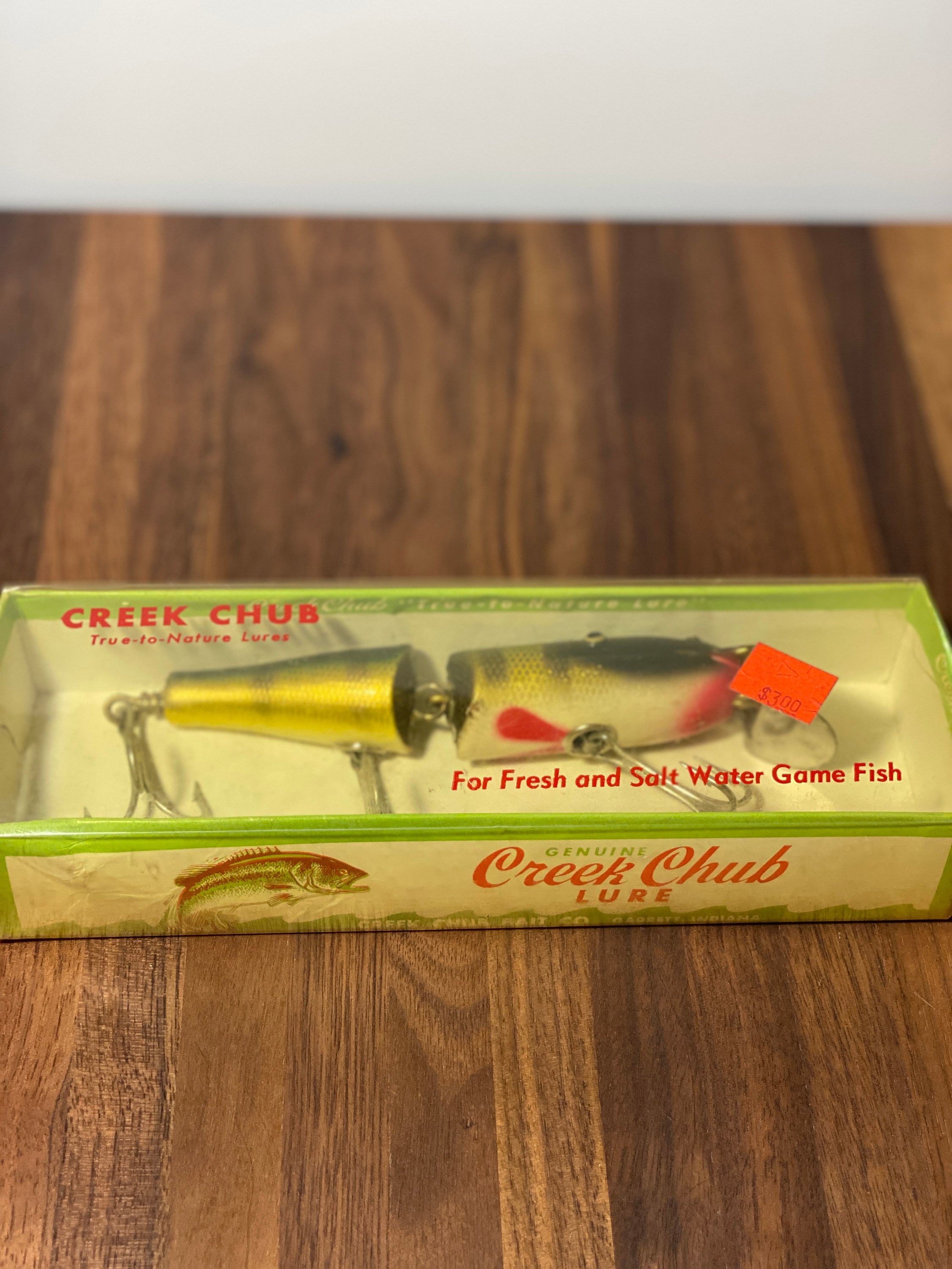 ANCIEN LEURRE DE PÊCHE VINTAGE CREEK CHUB DARD ROUGE/BLANC