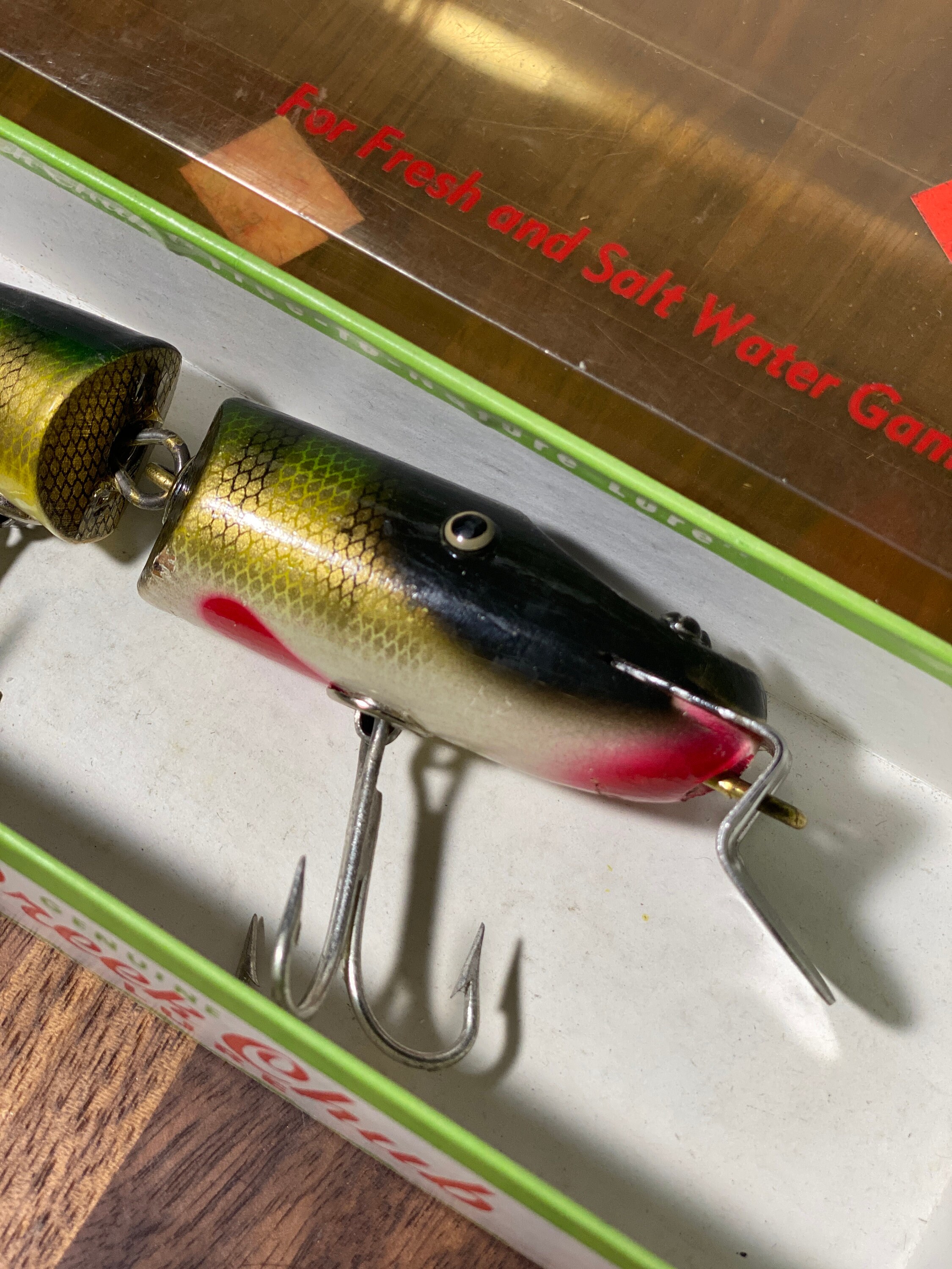 Leurre vintage Creek Chub Darter blanc, tête rayée rouge