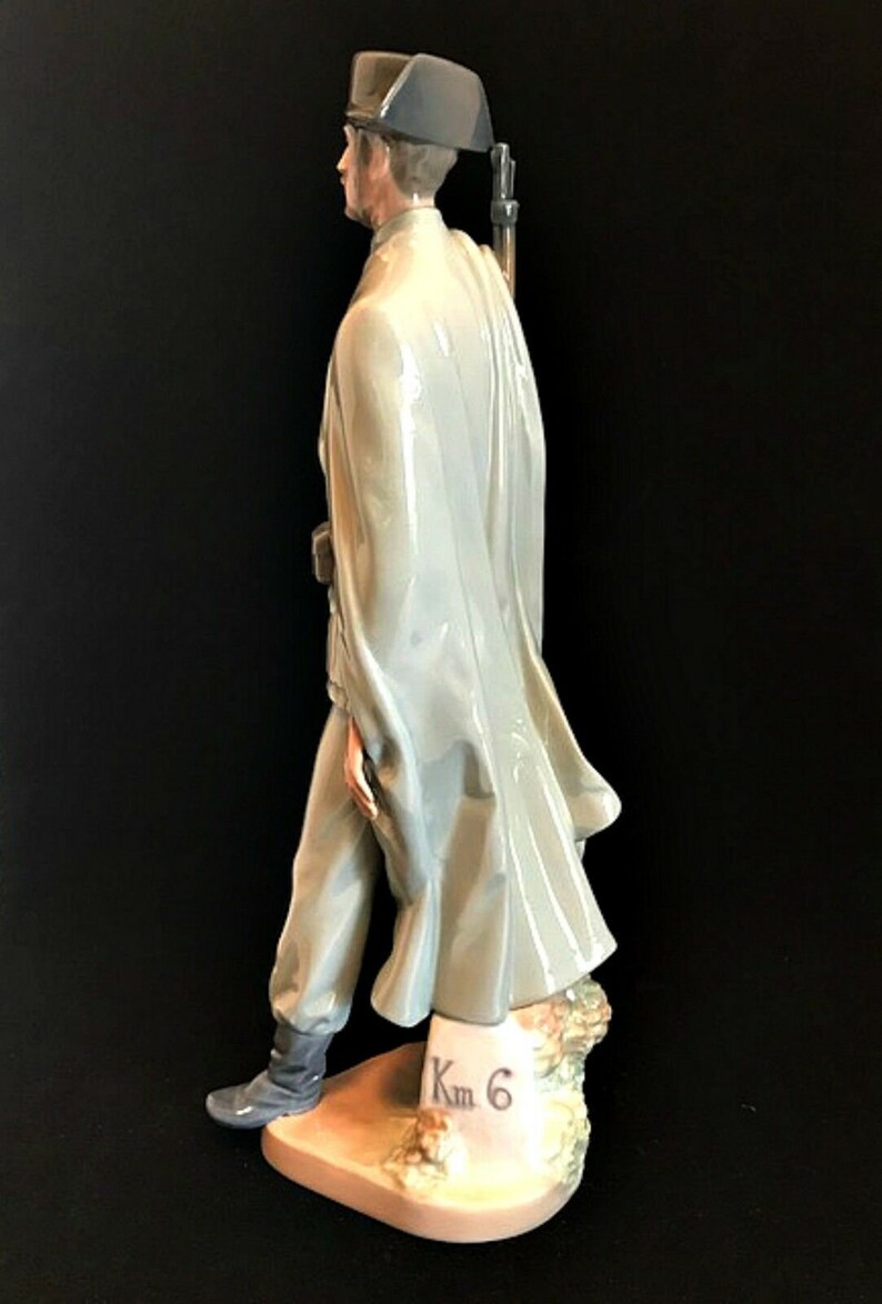 Lladro Guardia Civil Spanish Soldier Policeman Guard Figurine Etsy
