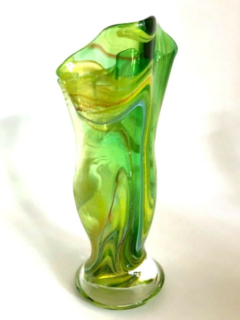 Art Glass Vintage Flower Vase Green Freeform Swirl Ruffled Top 8 Tall
