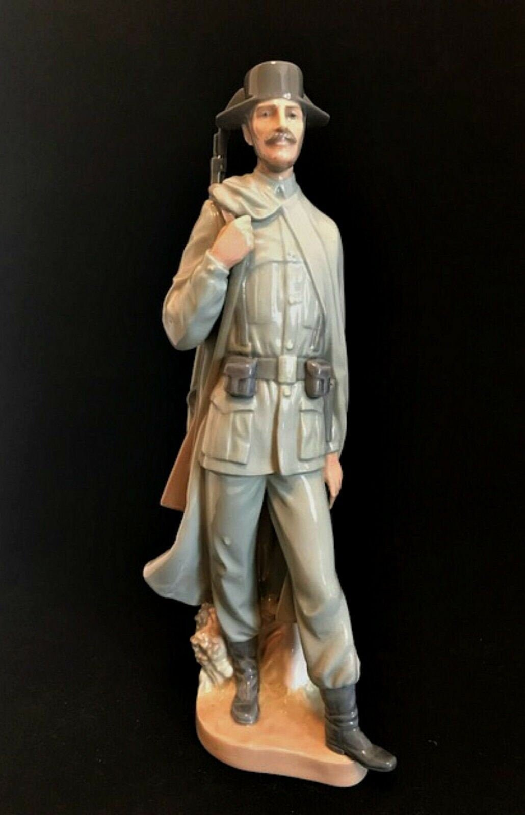 Lladro Guardia Civil Spanish Soldier Policeman Guard Figurine Etsy