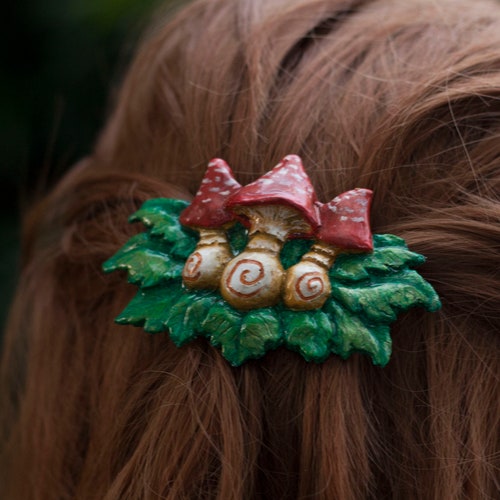Magic mushrooms hairclip, barrette witchy hairstyle, nature, magical, witch, fantasy hair, hand painted waterproof clip, mushroom jewelry