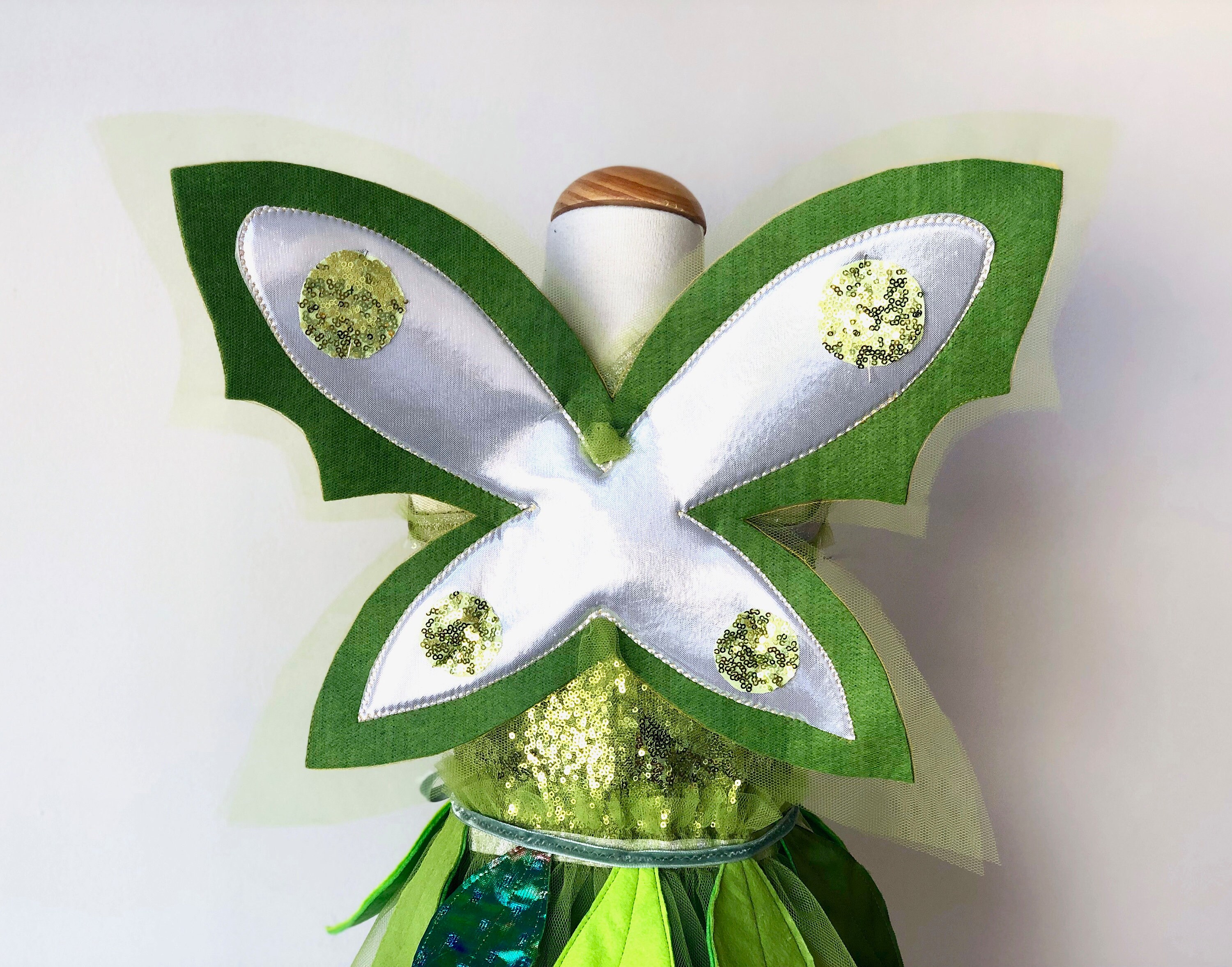 Fairy Tale Birthday Costume Gems Bow Tiara Tinkerbell -   Fairy garden  birthday party, Tinkerbell fairies, Tinkerbell