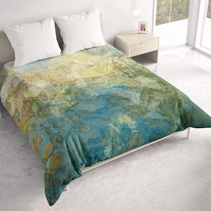 All Seasons Lightweight Comforter with Abstract Art, Contemporary Quilt Bedding, Twin, Queen or King Size Bedspread, Wintercreek