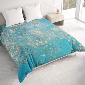 All Seasons Lightweight Comforter with Abstract Art, Contemporary Quilt Bedding, Twin, Queen or King Size Bedspread, Spring Sky