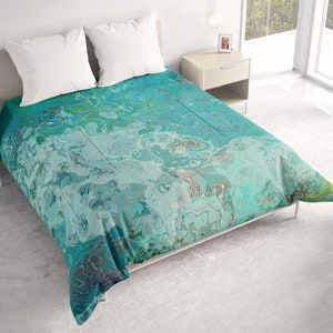 All Seasons Lightweight Comforter with Abstract Art, Contemporary Quilt Bedding, Twin, Queen or King Size Bedspread, Soft Concept