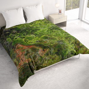 All Seasons Lightweight Comforter with Abstract Art, Contemporary Quilt Bedding, Twin, Queen or King Size Bedspread, Moss