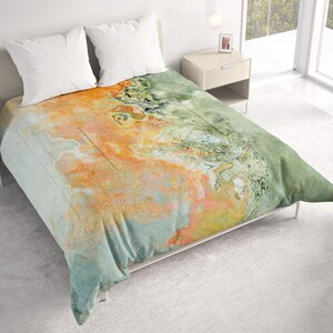 All Seasons Lightweight Comforter with Abstract Art, Contemporary Quilt Bedding, Twin, Queen or King Size Bedspread, Subtle