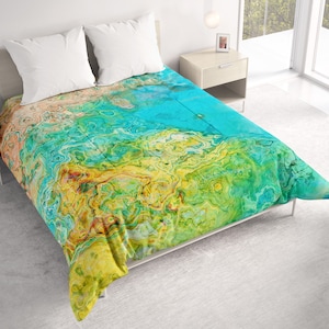 All Seasons Lightweight Comforter with Abstract Art, Contemporary Quilt Bedding, Twin, Queen or King Size Bedspread, Tenacious