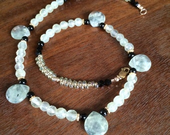 Prehnite, onyx, and seed bead necklace
