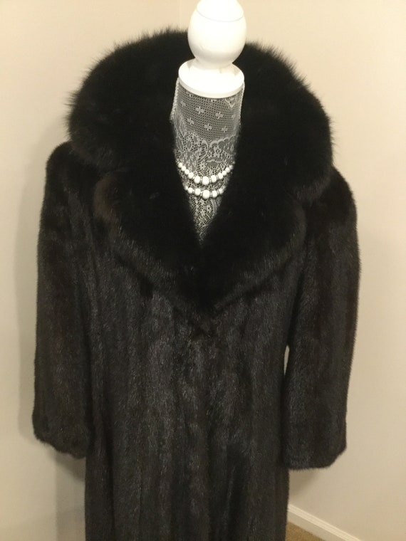 Natural ranch mink fur coat , Beautiful, genuine … - image 10