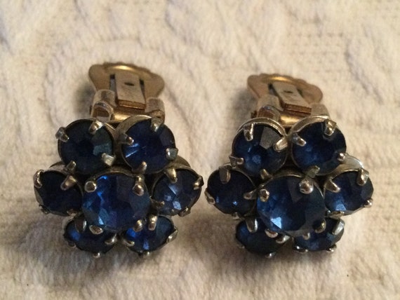 Lovely, signed  Barclay blue rhinestone clip on e… - image 5