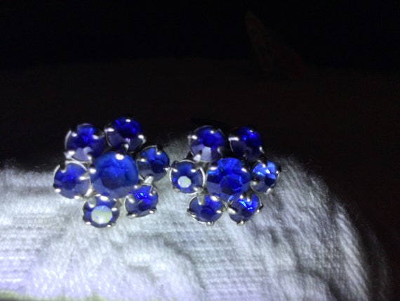 Lovely, signed  Barclay blue rhinestone clip on e… - image 4