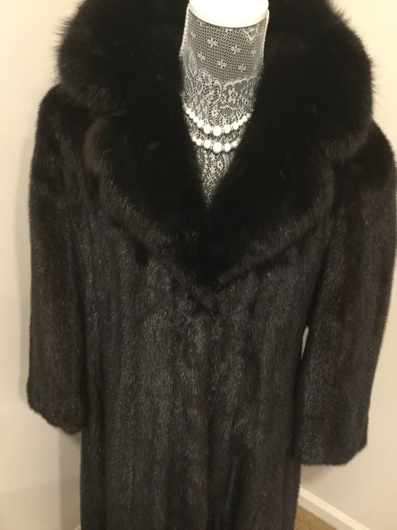 Natural ranch mink fur coat , Beautiful, genuine l