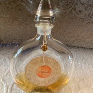 Eau De Cologne Guerlain Shalimar parfum perfume bottle, decorative collectors perfume bottle