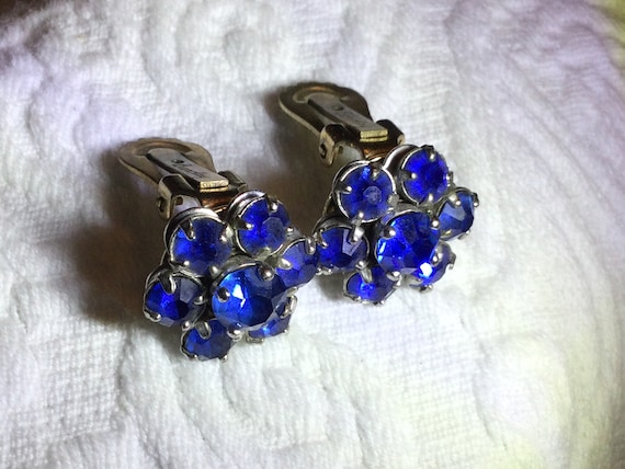 Lovely, signed  Barclay blue rhinestone clip on e… - image 1