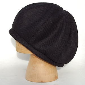 Béret noir fait à la main en tweed Harris par les chapeaux ZUT image 3