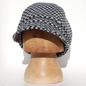 Harris Tweed newsboy cap for women in black and cream hounds-tooth check, Pure wool winter cap, lined in linen and a soft cotton inside band image 5