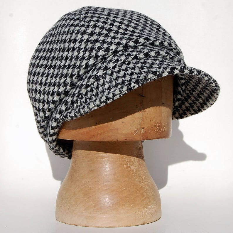 Harris Tweed newsboy cap for women in black and cream hounds-tooth check, Pure wool winter cap, lined in linen and a soft cotton inside band image 4