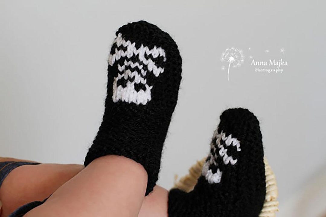 Knitting Baby SKULL & CROSSBONES Booties PDF Pattern - Newborn to 24 ...