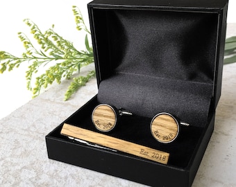 Whiskey Barrel Cufflinks & Tie Bar / Cadeau du 5e anniversaire / Anniversaire du bois / Bois de baril de whisky récupéré / Anniversaire du 5e anniversaire pour l’homme