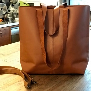 MEDIUM Camel Leather tote bag with large outside pocket. Cap Sa Sal Bag  with Pocket. Handmade. — Vermut Atelier