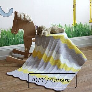 Knit baby blanket PATTERN / baby blanket pattern / baby blanket knitting pattern / chervron baby blanket image 1