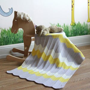 Chevron Baby Blanket Knitting Pattern - Beginner Friendly Knit PDF  - Pattern in English