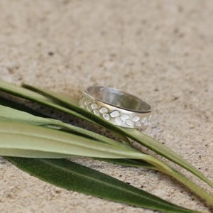 Sterling silver olive branch ring, Wedding band for men and women, Minimalist ring, Engagement ring, Couple ring, Inspired by nature, Laurel