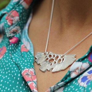 Flashy necklace with floral motifs, in recycled 925 solid silver, Ecological jewelry made in France, Jewelry inspired by nature, flowers