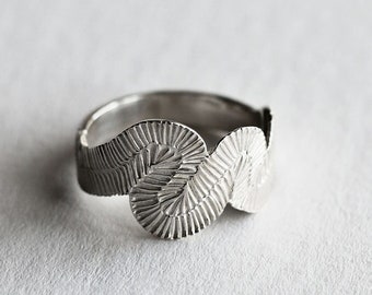 Bague Volute, Anneau zigzag en argent massif recyclé 925, Bague striée fabriquée à la main en France, Anneau moderne et original Maä bijoux