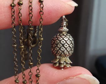 Joyería swingers Piña invertida Fiesta de adultos Collar de piña con símbolo swinger Tamaño personalizado Collar con colgante de piña en tono plateado