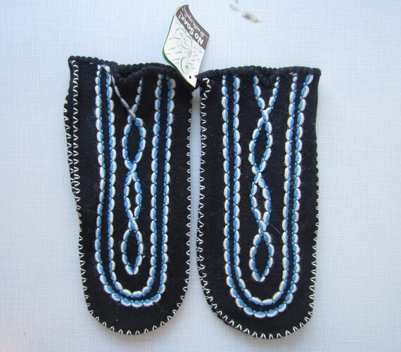 Vintage Wooliweav Mittens circa the 50's - image 1