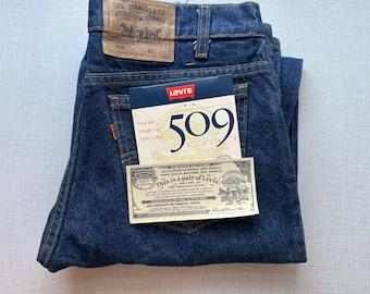 Calça Levi's 509 vintage com etiquetas, provavelmente dos anos 80.