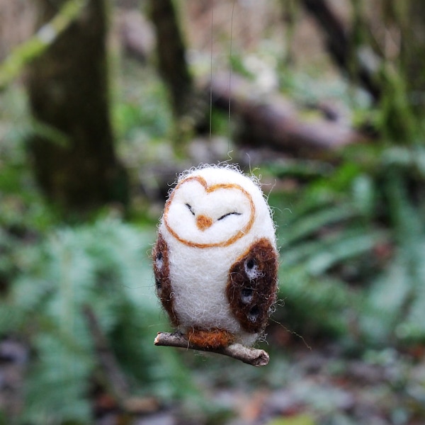 Needle felted barn owl, wool owl ornament, felt owl, felt bird,