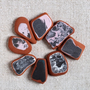 Adriatic Genuine Patterned Black, White and Pink Sea Pottery / 8 pieces (sp-0008-50)