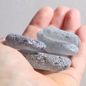 Grand verre de mer poli de qualité artisanale grise / 4 pièces (sg-0004-23)