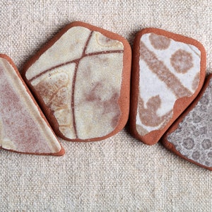 Patterned Brown and Beige Adriatic Beach Pottery / 4 pieces (sp-0004-27)