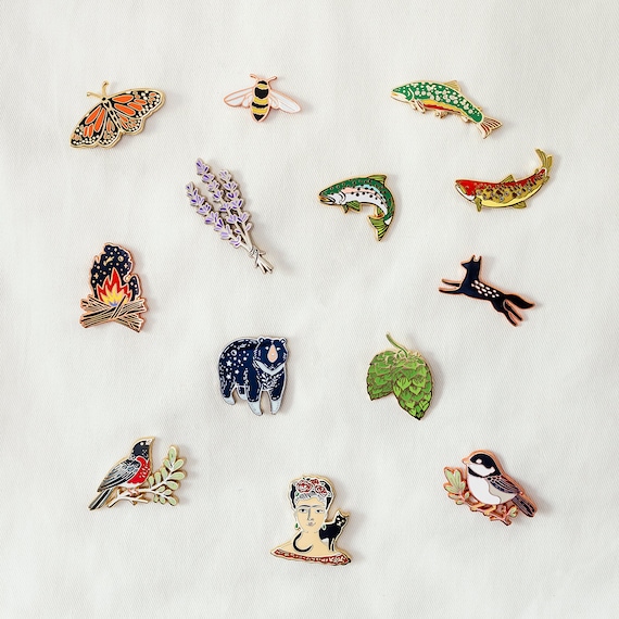 Bulk Pins KnF Enamel Pin Badge Brooch - Metal Alloy Fashion Accessory, Gift Idea (Made In UK) Metal Alloy Brooch - Foto 3