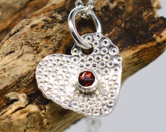 ハンドメイドガーネットスターリングシルバーハートペンダント