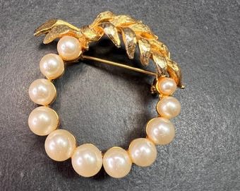 Vintage Marvella Faux Pearl Gold Tone Wreath Brooch Mid Century