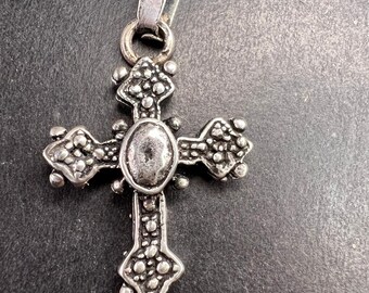 Vintage Sterling Silver Ornate Cross Pendant 4.27g
