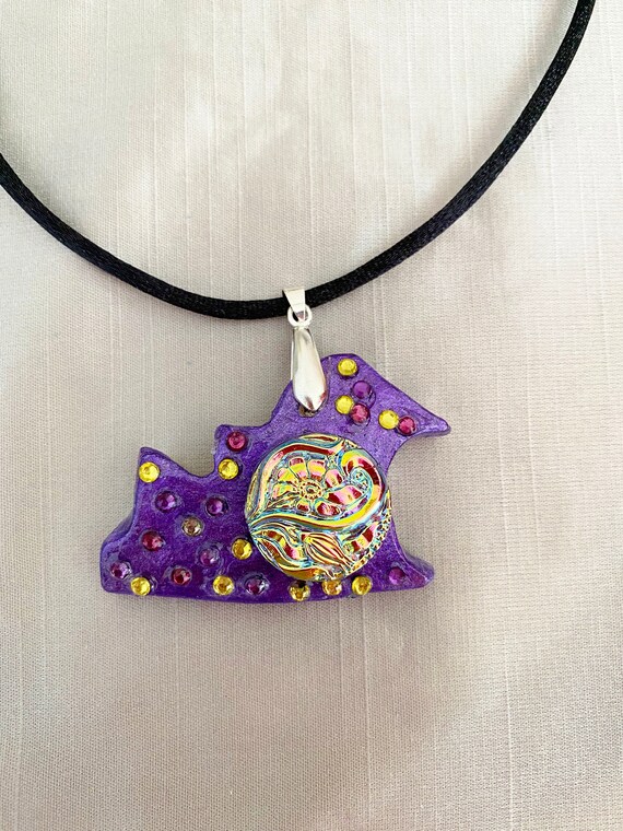 Flower Gourd Necklace:  Czech Glass Iridescent Flowers