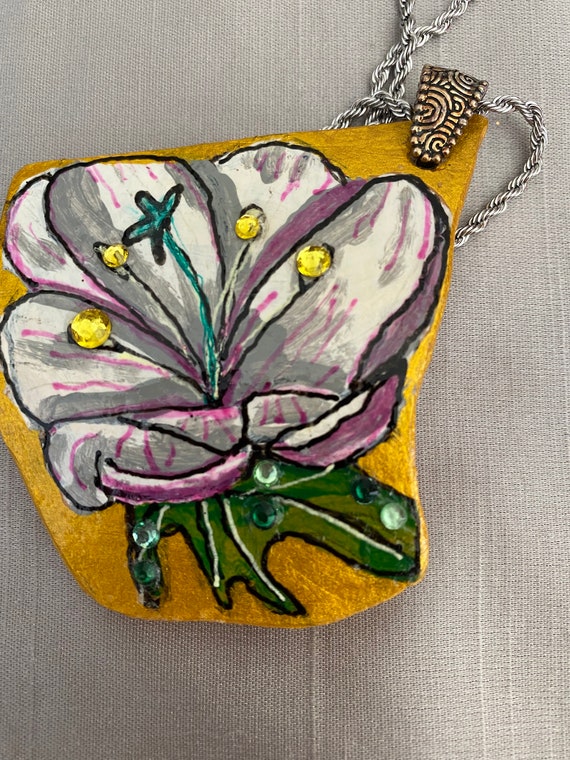 Flower Gourd Necklace: Evening Primrose