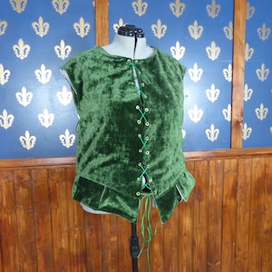 Pre loved Men&#39;s Green Velvet Fancy Dress Doublet