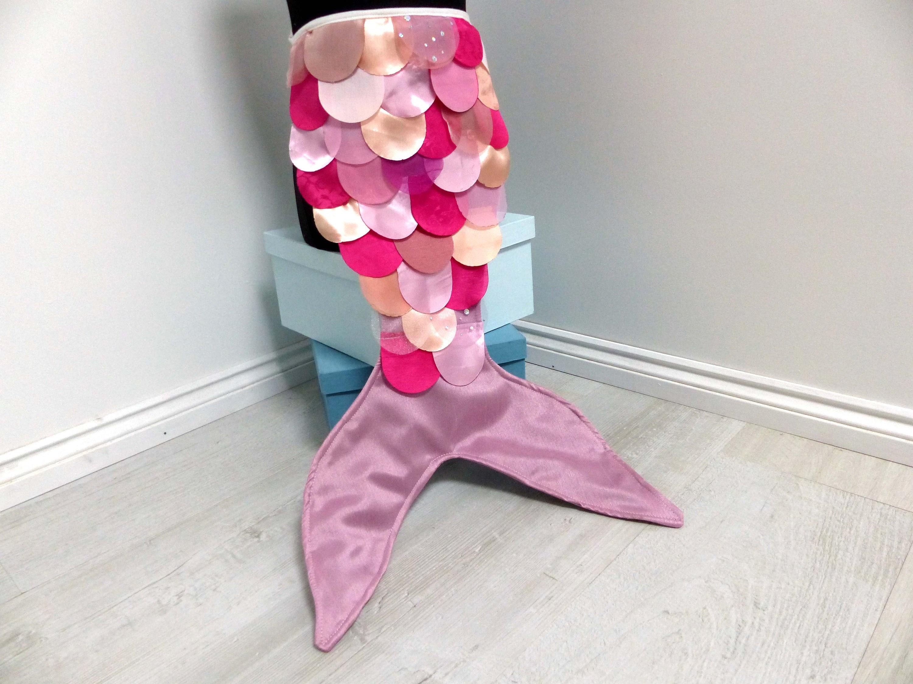 Abbigliamento Abbigliamento unisex bimbi Costumi e maschere Fantasia di sirena per bambini scintillante coda di scala rosa 