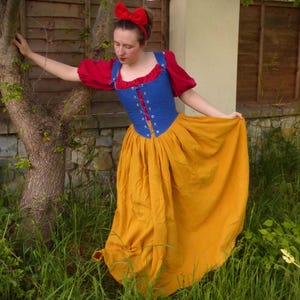 Peasant inspired snow White Renaissance Outfit Cosplay Costume