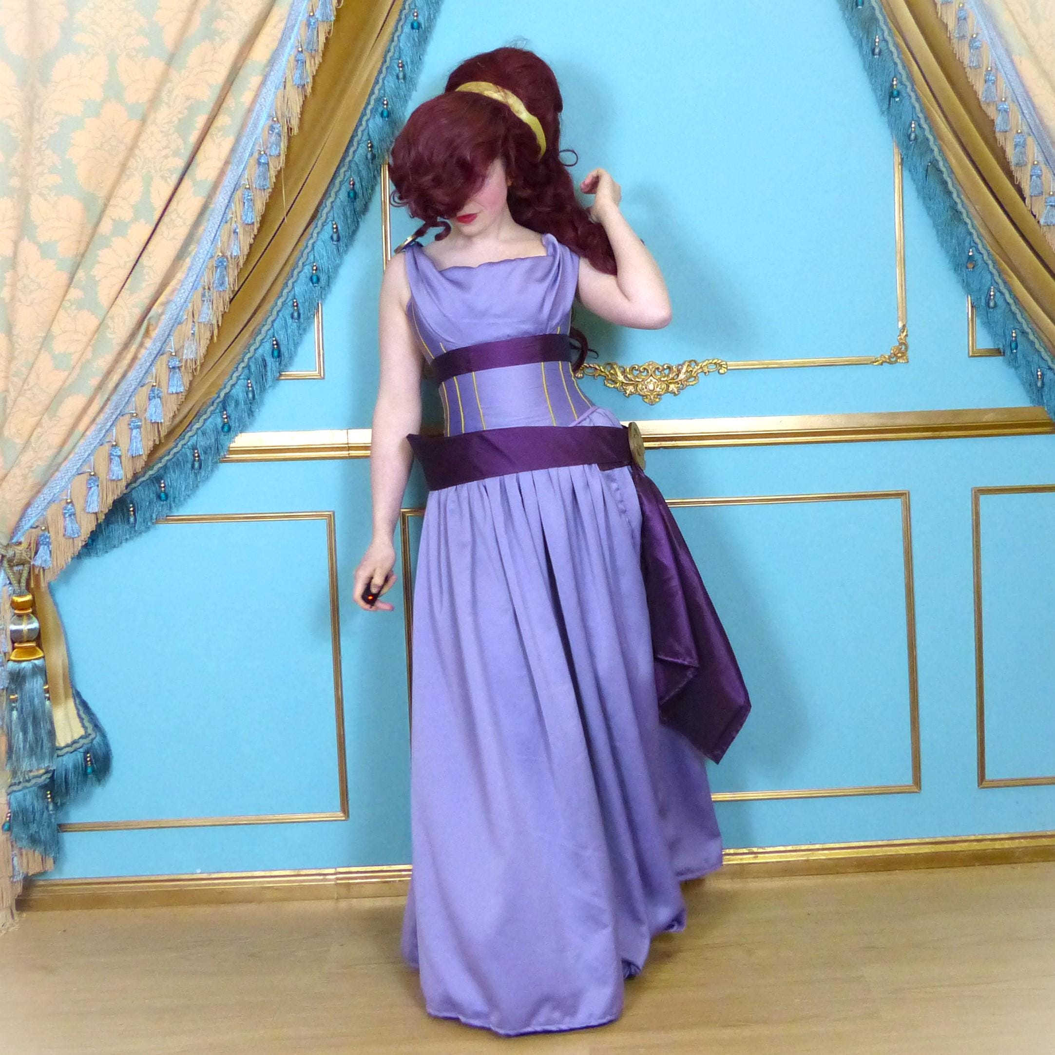 メグにインスパイアされたコスプレマイクロサテンオーダーメイド